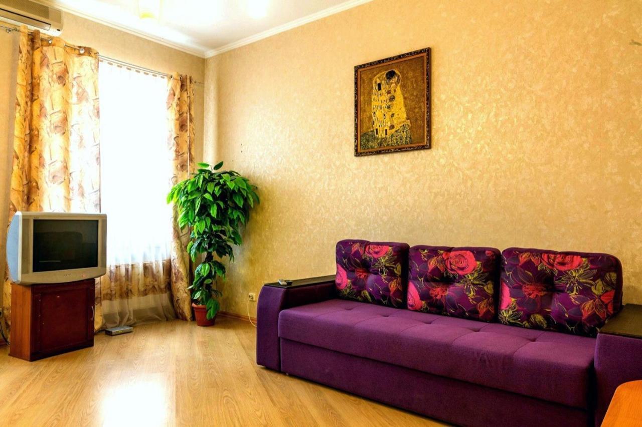 Large Apartment In The Center 드네프로페트로프스크 외부 사진